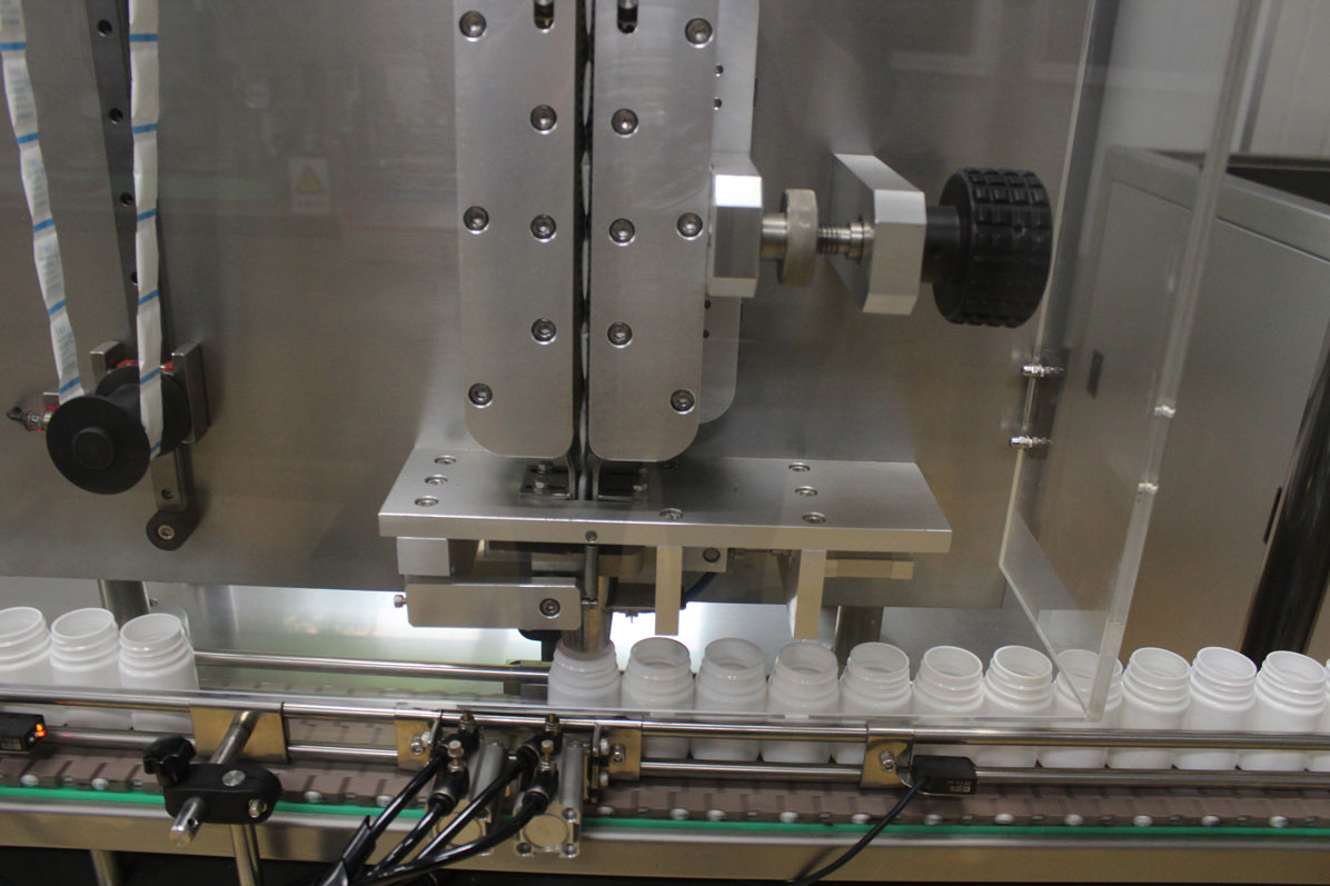 Desiccant Sachet Inserter — image 3