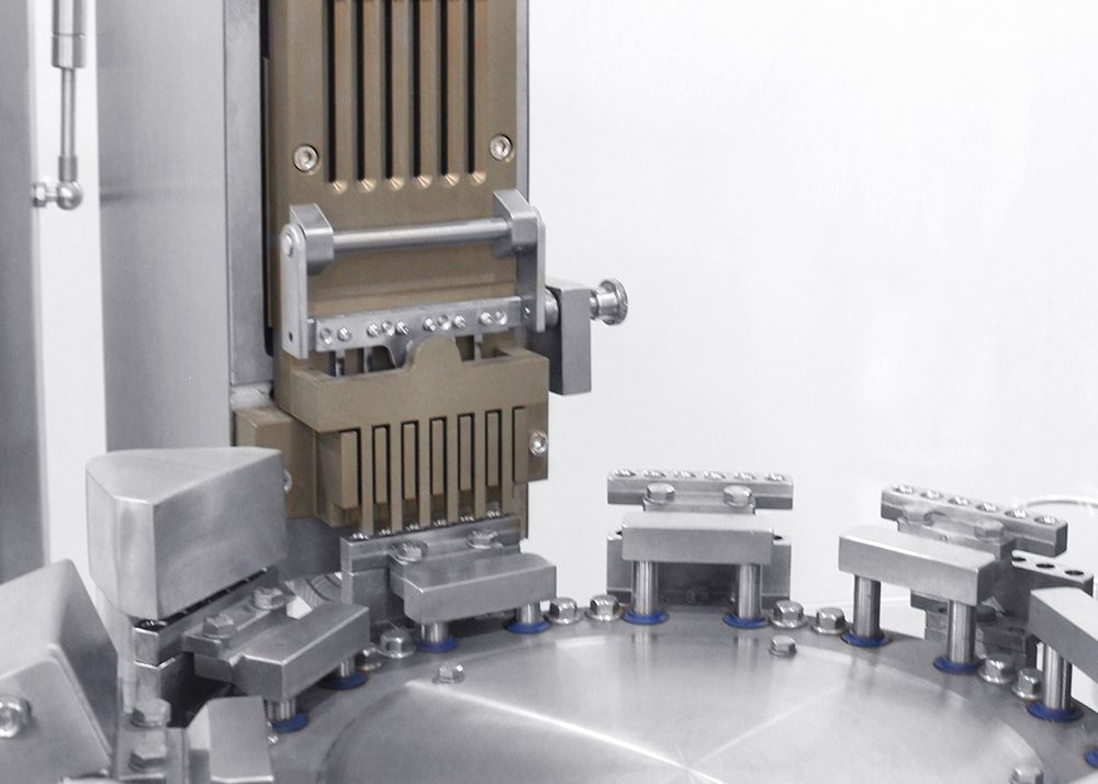 CF-S 700 Capsule Filling Machine — up to 42,000 capsules/hour — image 3